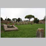 2933 ostia - regio i - forum - basilica (i,xi,5) - blick von suedosten - li tempio di roma e augusto.jpg